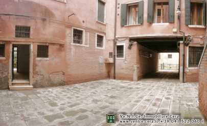 Фотоий: надувательство здания 35 m2