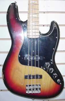 Фотоий: надувательство гитары и другие аппаратуры шнура FENDER