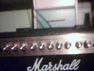 Фотоий: надувательство усилители MARSHALL - MG 30DFX