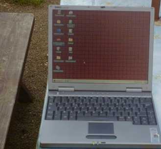 Фотоий: надувательство портативнаяа @ЭВМ DELL - LS 500MHZ