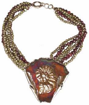 Фотоий: надувательство Jewels женщины