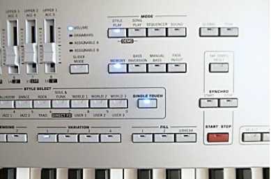 Фотоий: надувательство рояли и synthetizers KORG - PA1X PRO ARRANGER KEYBOARD