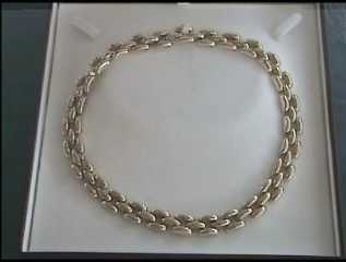 Фотоий: надувательство Jewels женщины