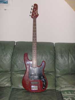 Фотоий: надувательство гитары и другие аппаратуры шнура IBANEZ - ROADSTAR 2 BASS SERIES