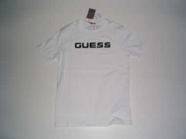 Фотоий: надувательство одежда GUESS - UOMO