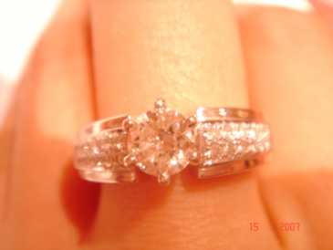 Фотоий: надувательство Jewels женщины