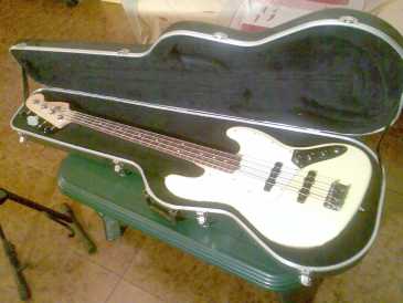 Фотоий: надувательство гитары и другие аппаратуры шнура FENDER - FENDER JAZZ BASS