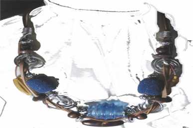Фотоий: надувательство Jewels женщины