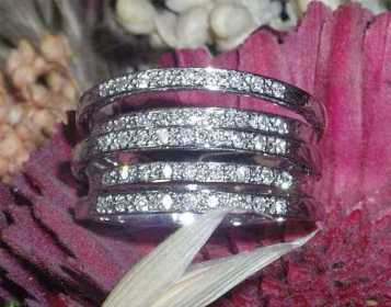 Фотоий: надувательство Jewels женщины
