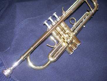 Фотоий: надувательство латунь, woodwind и другие аппаратуры ветра COURTOIS - AC 522 CONSERVATOIRE