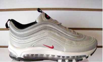 Фотоий: надувательство одежда NIKE