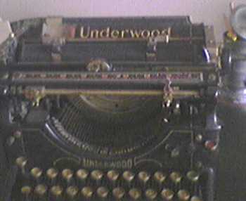 Фотоий: надувательство другие предметы MACCHINA DA SCRIVERE - UNDERWOOD - UNDERWOOD