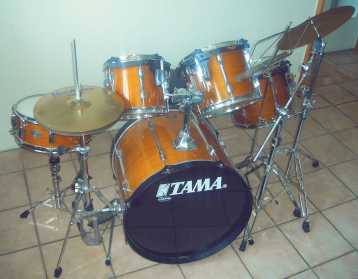 Фотоий: надувательство выстукивания TAMA - ROCKSTAR