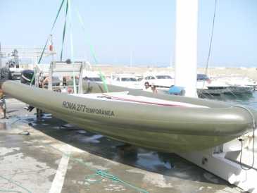 Фотоий: надувательство шлюпки CANTIERI BARRACUDA