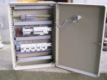 Фотоий: надувательство Do-it-yourself и инструменты LAFARGE - SUPERBE ARMOIRE ELECTRIQUE TRIPHASEE PRO