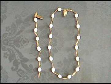 Фотоий: надувательство Jewels женщины