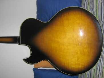 Фотоий: надувательство гитары и другие аппаратуры шнура GIBSON - GIBSON ES 135