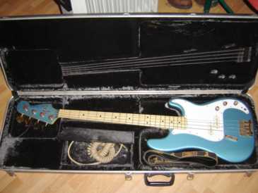 Фотоий: надувательство гитары и другие аппаратуры шнура FENDER - FENDER PRECISION SPECIAL MADE IN U.S.A.