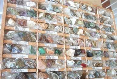 Фотоий: надувательство раковины, ископаемые и камни COLLECTION MINERALOGIQUE