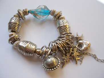 Фотоий: надувательство Jewels женщины