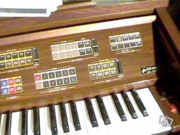 Фотоий: надувательство рояли и synthetizers YAMAHA - FS 20