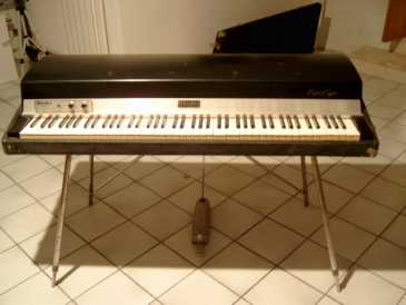Фотоий: надувательство рояли и synthetizers FENDER RHODES - RHODES MARK I STAGE PIANO 88 TASTI