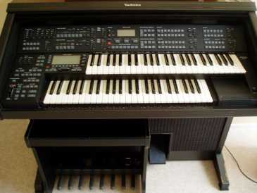 Фотоий: надувательство рояли и synthetizers TECHNICS - SX-GX5