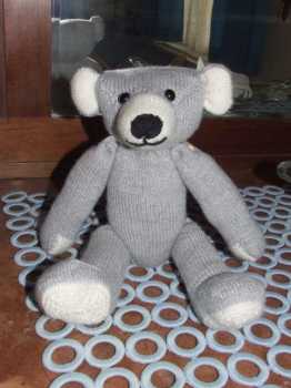 Фотоий: надувательство другие предметы TEDDYBAR MIT KLEIDCHEN & HAUBE - HANDARBEIT