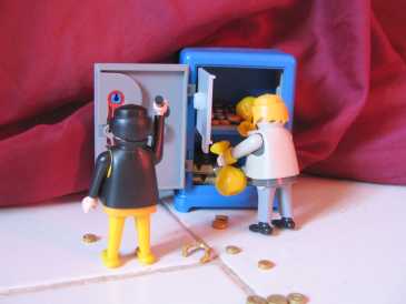 Фотоий: надувательство Legos/$$ET-playmobils/$$ET-meccanos PLAYMOBIL - COFFRE FORT ET CAMBRIOLEURS