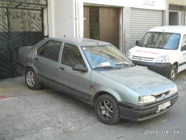 Фотоий: надувательство автомобили RENAULT - R19