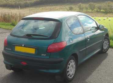 Фотоий: надувательство автомобили PEUGEOT - 206