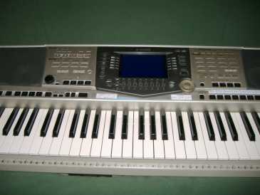Фотоий: надувательство рояли и synthetizers YAMAHA - PRS2000