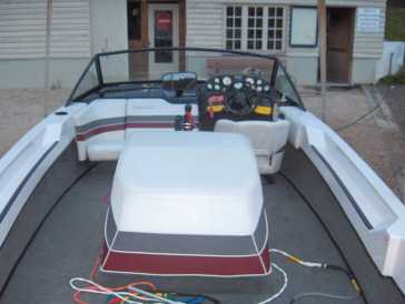 Фотоий: надувательство шлюпки CORRECT CRAFT - SKI NAUTIQUE PRO BOSS