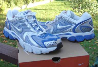 Фотоий: надувательство ботинки люди - NIKE - AIR ZOOM VOMERO