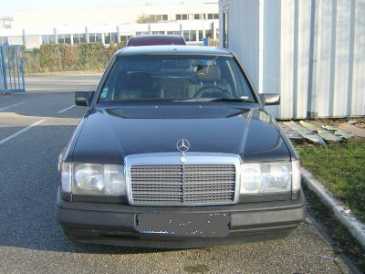 Фотоий: надувательство автомобили MERCEDES - 250
