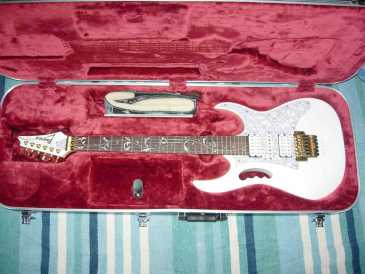 Фотоий: надувательство гитары и другие аппаратуры шнура IBANEZ - JEM 7V WH STEVE VAI