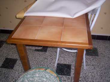 Фотоий: надувательство оборудование кухни и погреба EN HETRE - TABLE DE CUISINE