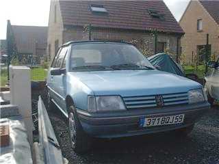 Фотоий: надувательство автомобили PEUGEOT - 205