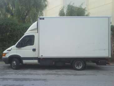 Фотоий: надувательство тележки и общие назначения IVECO - 35 C 12
