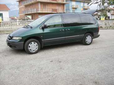 Фотоий: надувательство автомобили CHRYSLER - Grand Voyager
