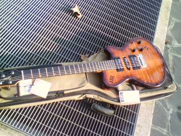 Фотоий: надувательство гитары и другие аппаратуры шнура GODIN XTSA - ACUSTICA, ELETTRICA SYNTH GUITAR