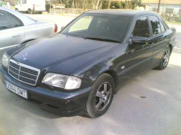Фотоий: надувательство автомобили MERCEDES - 220