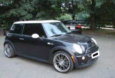 Фотоий: надувательство автомобили MINI - COOPER