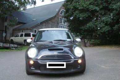Фотоий: надувательство автомобили MINI - COOPER
