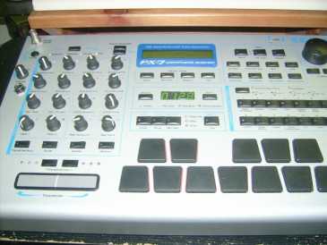 Фотоий: надувательство рояли и synthetizers E-MU PX-7 - E MU PX-7