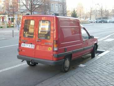 Фотоий: надувательство автомобили RENAULT - Express