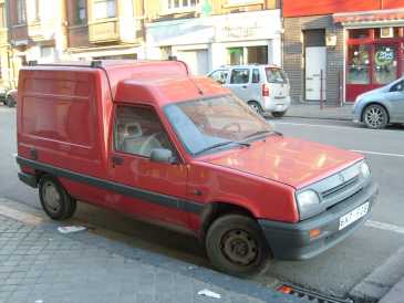 Фотоий: надувательство автомобили RENAULT - Express