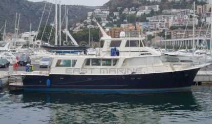 Фотоий: надувательство шлюпки HATTERAS - 65 LRC LONG RANGE EXPEDITION