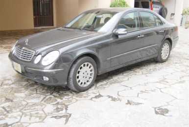 Фотоий: надувательство автомобили MERCEDES - 320