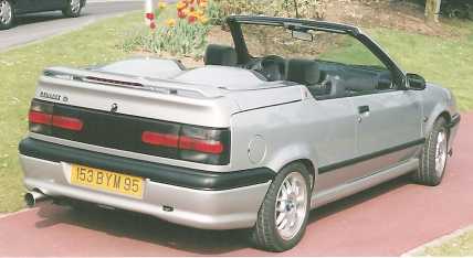 Фотоий: надувательство автомобили RENAULT - R19